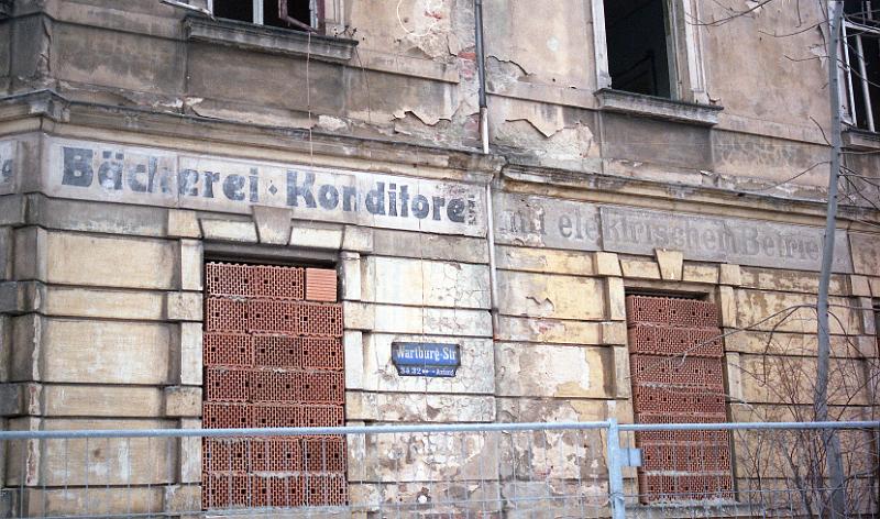 Dresden-Striesen, Wartburgstr. 34,  2.3.1996 (2).jpg - Bäckerei - Konditorei - mit elektrischem Betrieb.